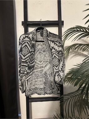 Wet Seal Black & White Aztec Open-Front Cardigan